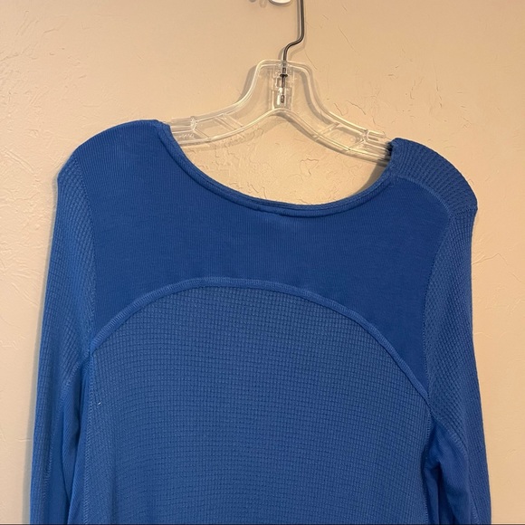 Free People Waffle Knit Long Sleeve T Shirt Boho Bohemian Distressed Hem - Picture 4 of 10